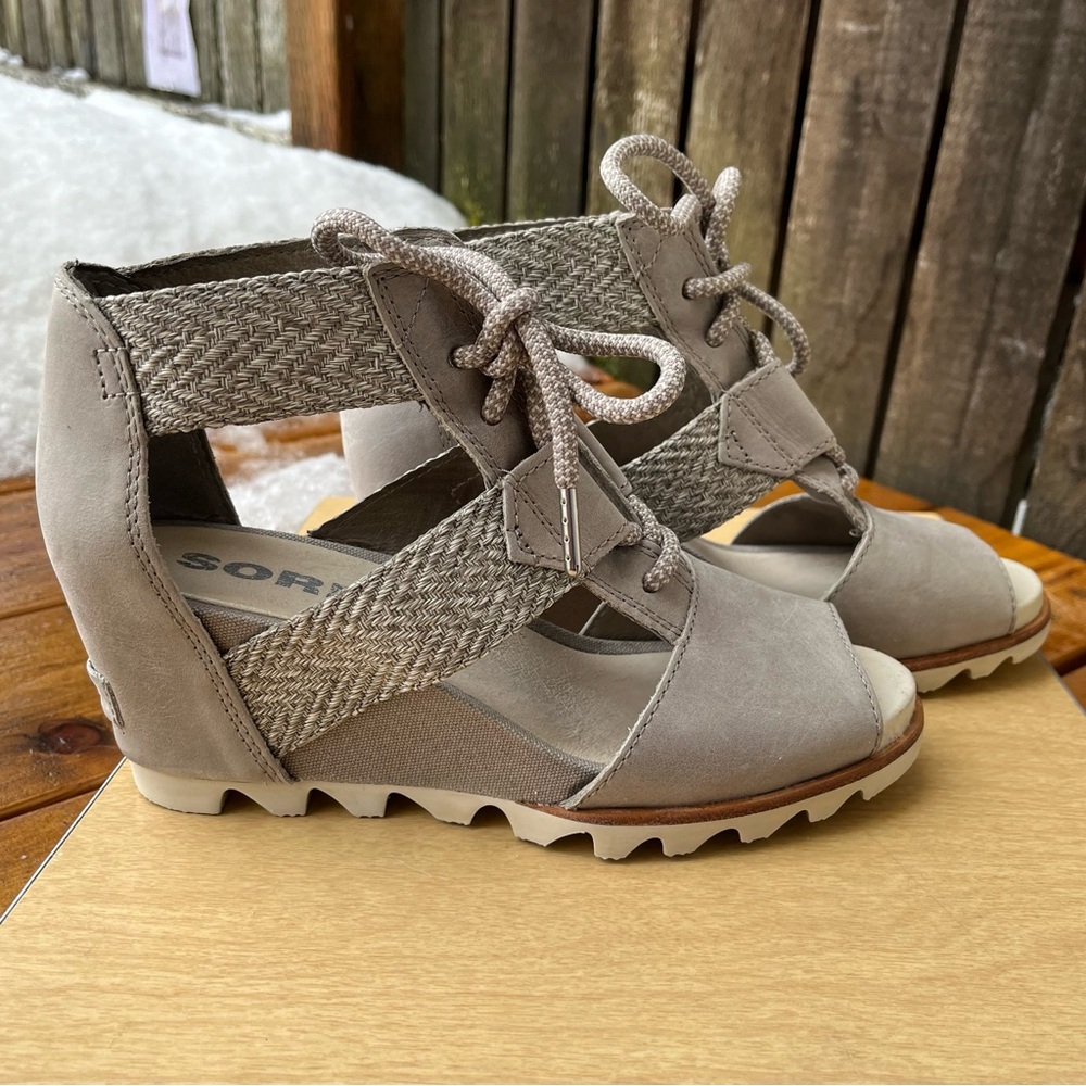 Sorel Wm’s Joanie Lace Up Leather & Canvas Wedge Sandals In Gray Sz 8 - Picture 2 of 16